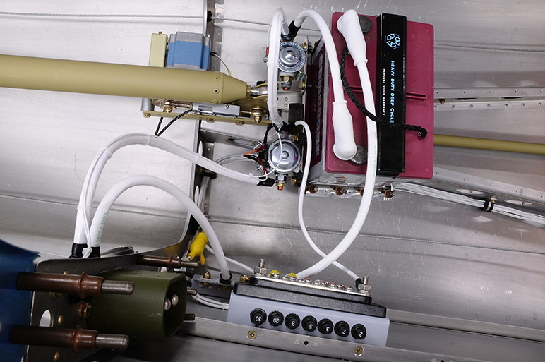 2009.01.25_-_RV-8_-_High-Current_Wiring_Completed_(1).jpg