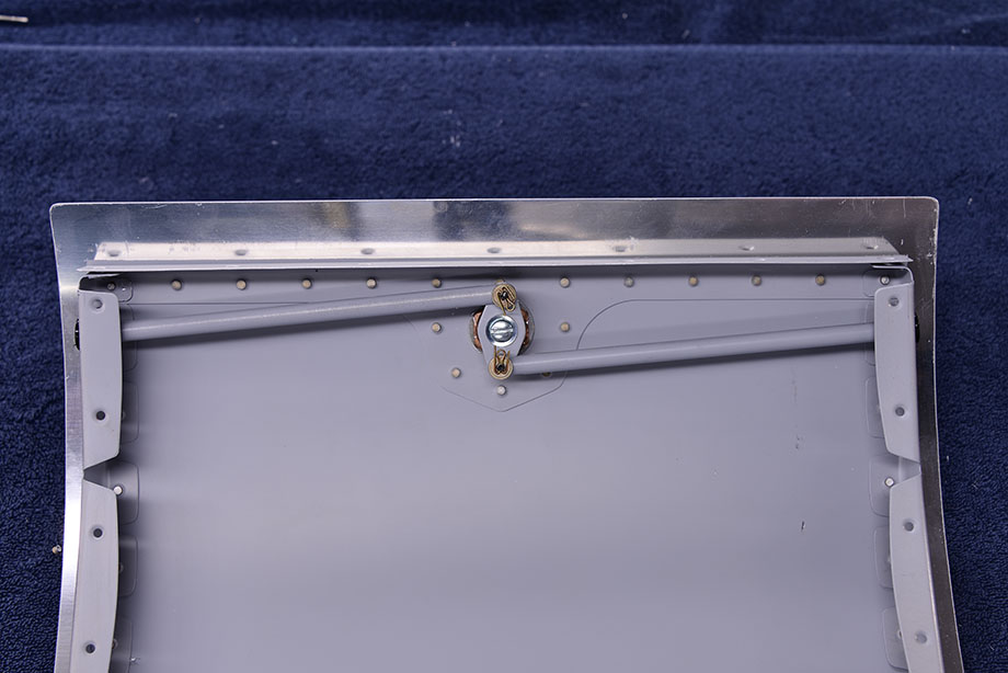 2014.06.29_-_RV-8_-_Rebuild_-_Front_Baggage_Door_-_Assembly_&_Lift_Strut_Installation_(3).jpg