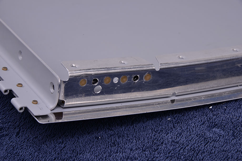 2014.06.29_-_RV-8_-_Rebuild_-_Front_Baggage_Door_-_Assembly_&_Lift_Strut_Installation_(6).jpg