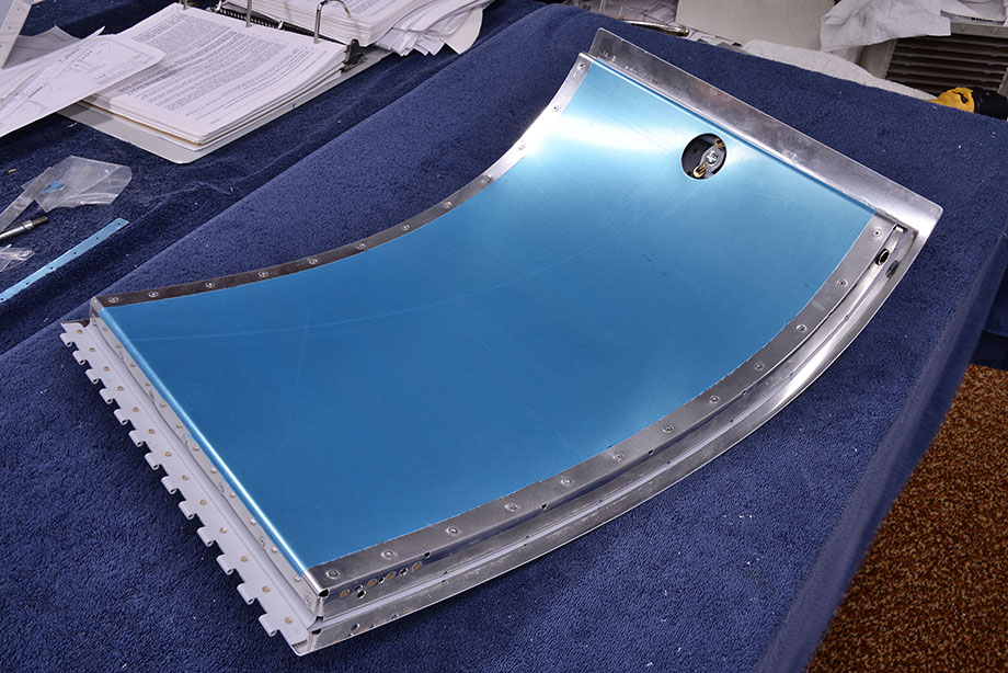 2014.06.29_-_RV-8_-_Rebuild_-_Front_Baggage_Door_-_Assembly_&_Lift_Strut_Installation_(8).jpg