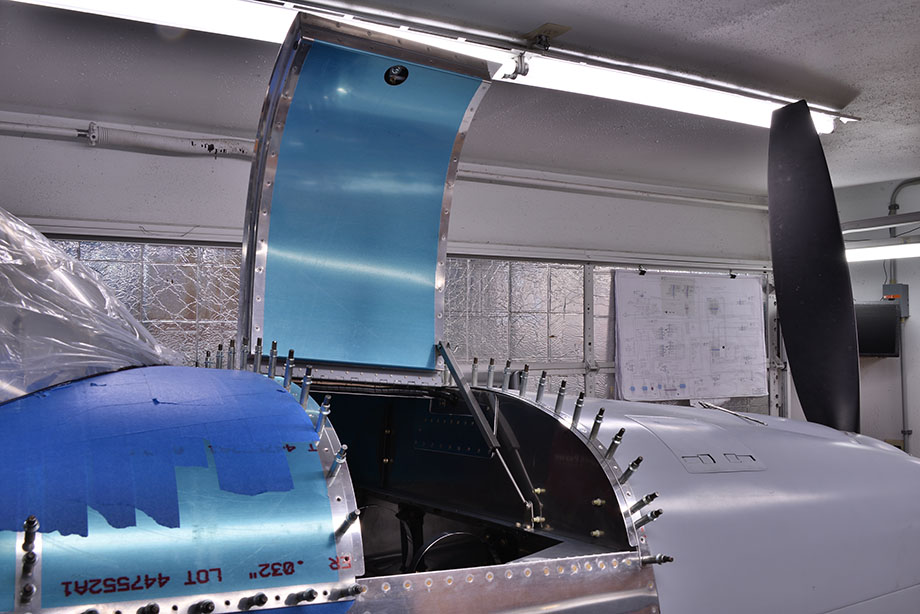 2014.06.29_-_RV-8_-_Rebuild_-_Front_Baggage_Door_-_Assembly_&_Lift_Strut_Installation_(9).jpg