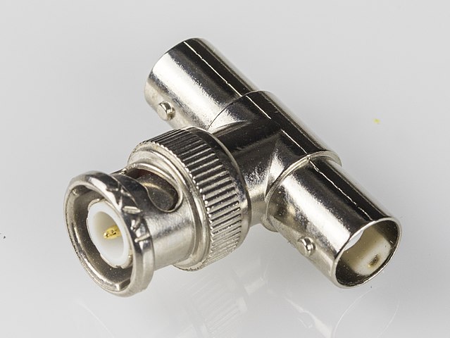 640px-BNC_Tee_connector_for_10BASE2-92164.jpg