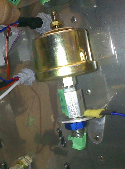 fuel pressure sender mounted.jpg